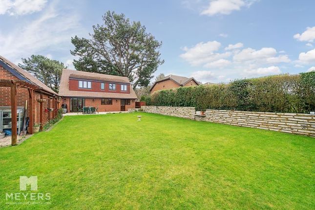 Springdale Road, Corfe Mullen, BH21 5 bed detached house for sale