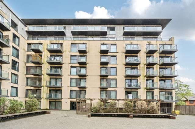 Slough,  Berkshire,  SL1 2 bed flat for sale