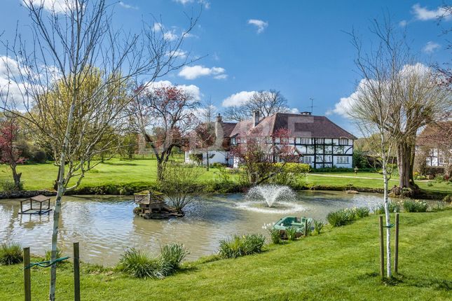 Lyons Road, Horsham, RH13 12 bed country house for sale