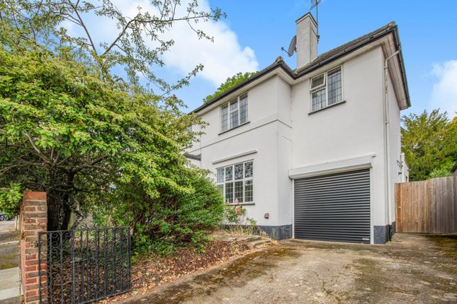 Chester Avenue, Surrey TW10 4 bed detached house for sale