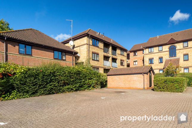 2 bedroom ground floor flat for sale