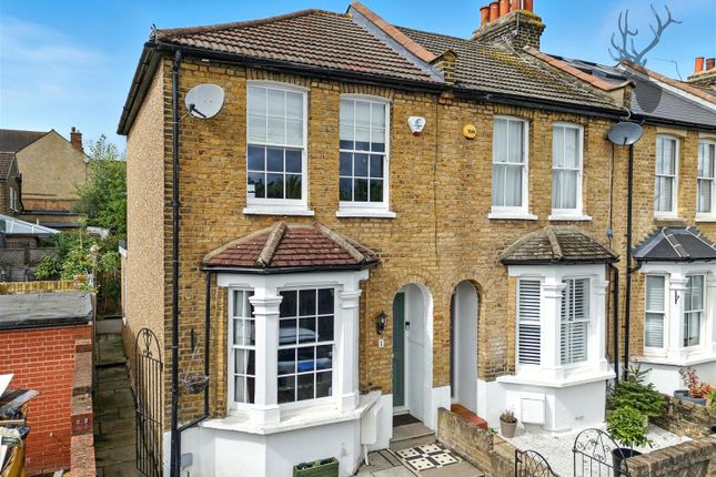Alfred Road, Buckhurst Hill IG9 2 bed end of terrace house for sale