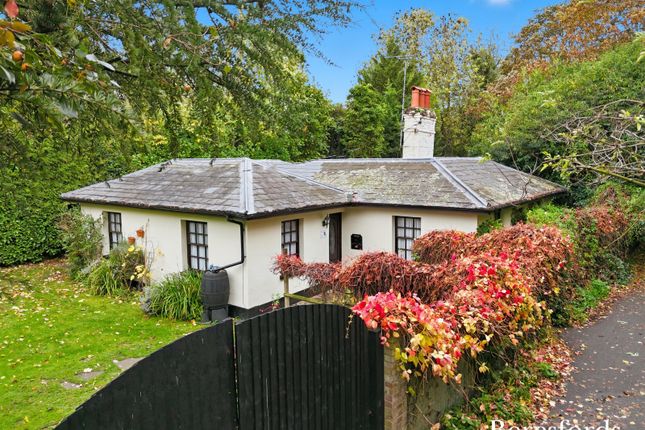 Paradise Road, Writtle, CM1 3 bed detached house for sale