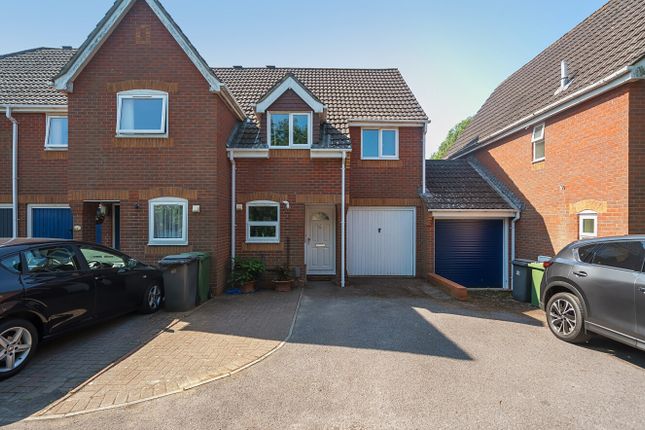 Coriander Way, Whiteley, Fareham... 3 bed semi
