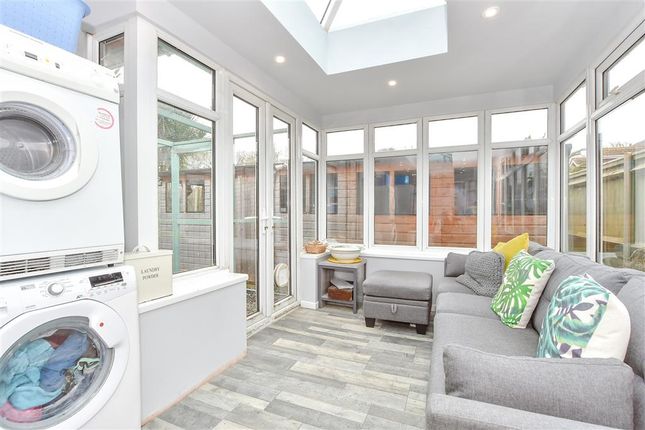 2 bed detached bungalow