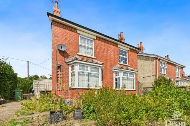 2 bedroom detached house for sale