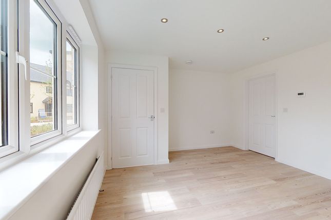 3 bed semi-detached house