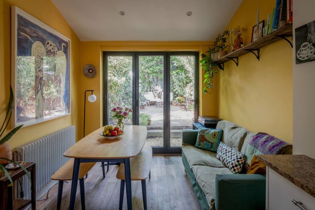 Ashville Road, London E11 2 bed terraced house for sale