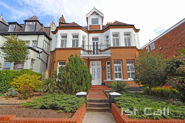 3 bedroom ground floor flat for sale