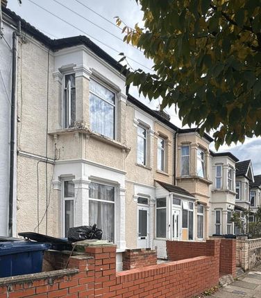 4 bed terraced house