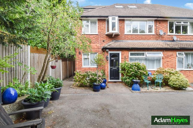 Torrington Park, London N12 2 bed maisonette for sale