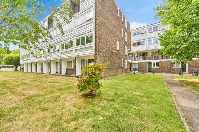 2 bedroom maisonette for sale