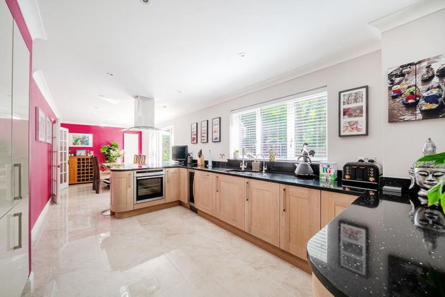 Woking,  Surrey,  GU22 4 bed detached house for sale