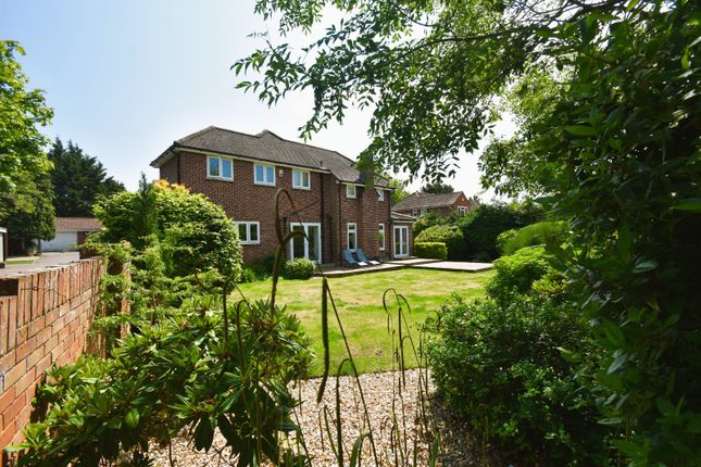 Catisfield Lane, Hampshire PO15 4 bed detached house for sale