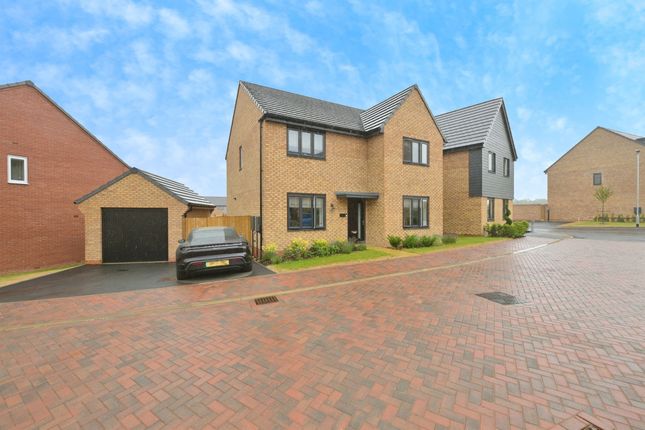 4 bed detached house