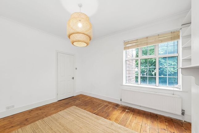 Elder Gardens, West Norwood, London... 2 bed flat for sale