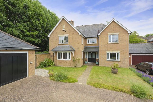 6 bedroom detached house for sale