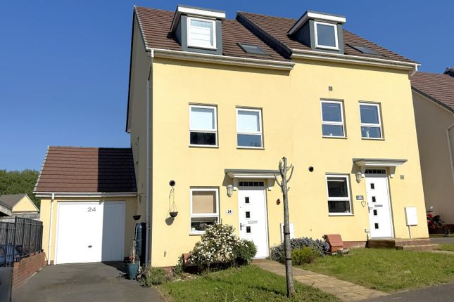 Longwool Run, Cullompton, Devon, EX15 3 bed semi