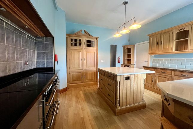 Thorne Road, Doncaster, DN1 4 bed semi