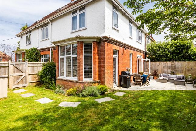 950 sq ft garden apartment on Oakwood... 2 bed flat for sale
