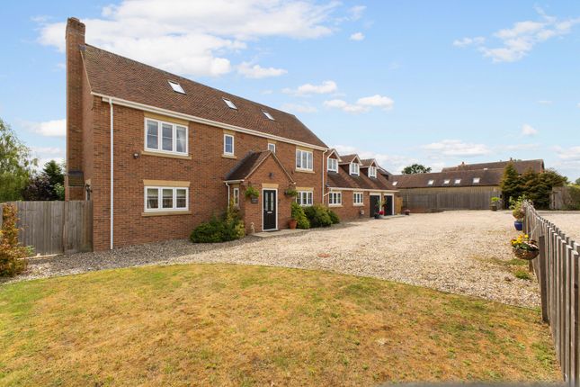 6 bedroom detached house for sale
