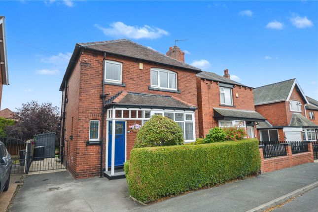 Grovehall Drive, Leeds, West Yorkshire 3 bed detached house for sale