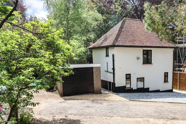 Springfield Road, Surrey GU15 2 bed detached house for sale