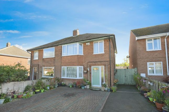 Rose Avenue, Calow, Chesterfield, S44... 3 bed semi
