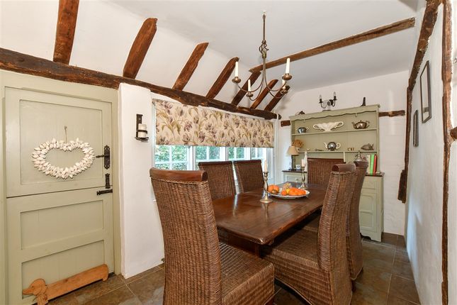 Billingshurst Road, Billingshurst... 2 bed semi