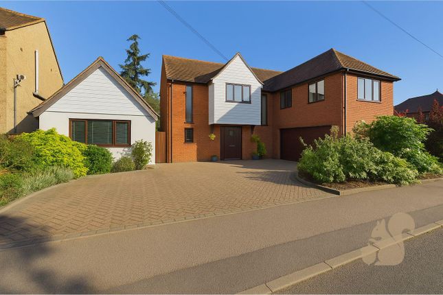 St. Fabians Drive, Chelmsford CM1 5 bed detached house for sale