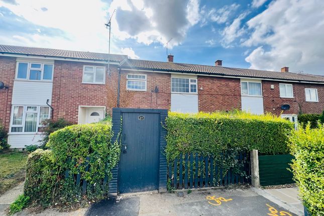 Grove Road, Houghton Regis, Bedfordshire 3 bed terraced house for sale