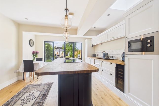 4 bedroom end of terrace house for sale