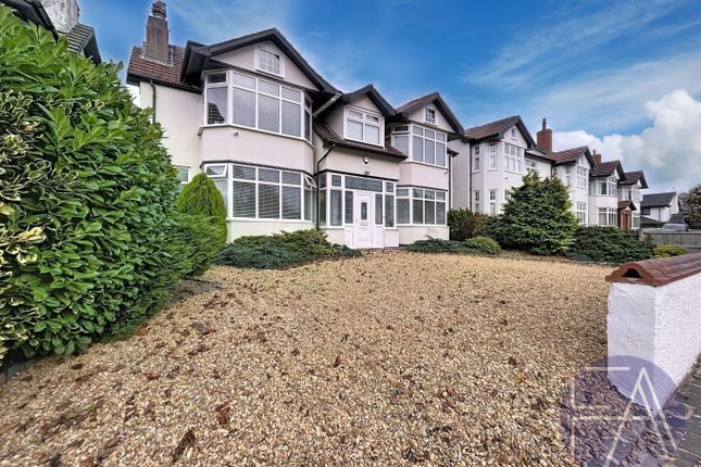 5 bed detached house