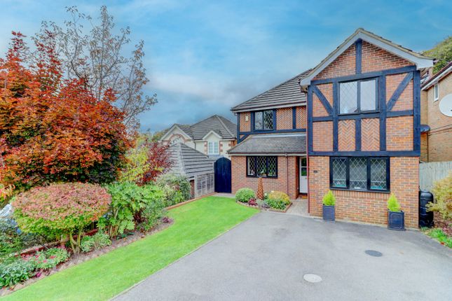 Foxhill Close, Buckinghamshire HP13 4 bed detached house for sale