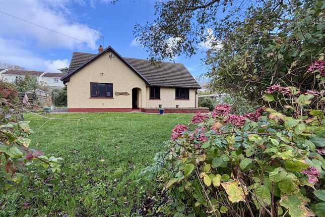 Woodside Grove, Pembroke 4 bed detached bungalow for sale