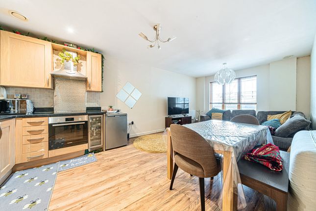 Drayton Green Road, Ealing, London 2 bed apartment for sale
