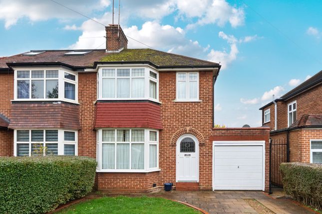 The Vale, London, N14 3 bed semi