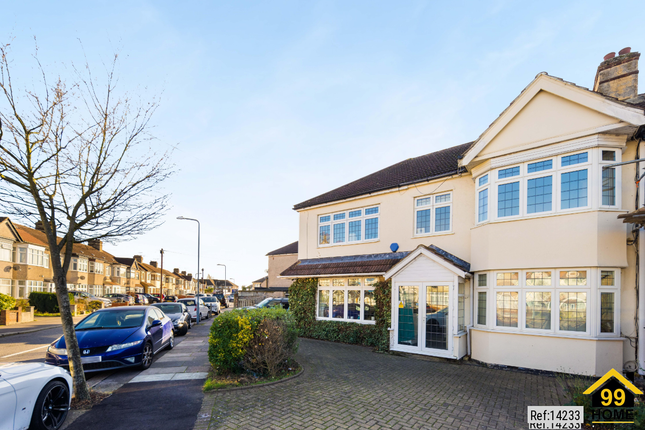 Evesham Way, Ilford, London, IG5 6 bed semi