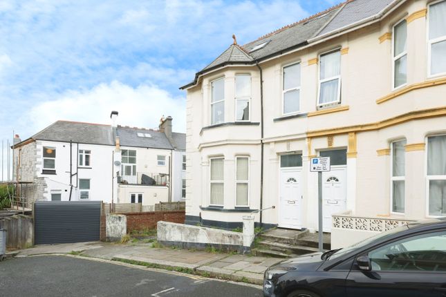 5 bedroom terraced house for sale