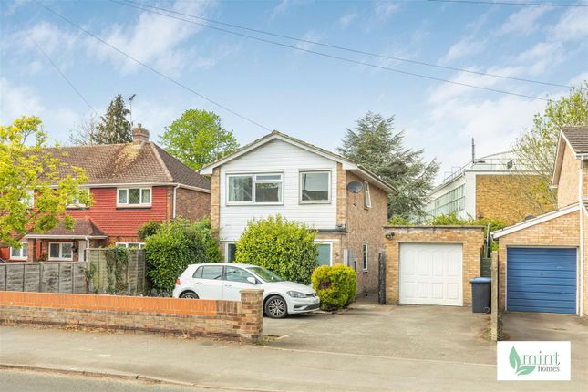 Woodham Lane, New Haw KT15 3 bed detached house for sale