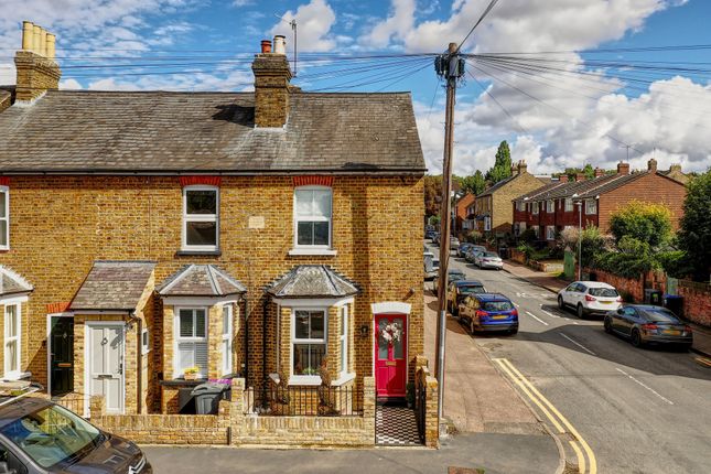 Vicarage Road, Ware, SG12 3 bed end of terrace house for sale