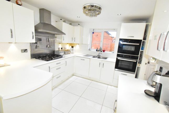 3 bed detached house