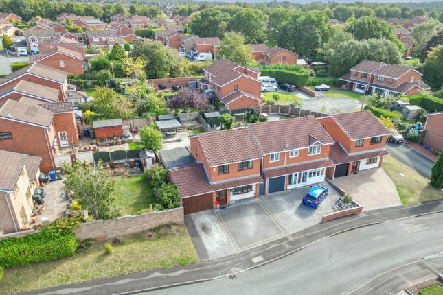 Green Meadows, Cannock WS12 3 bed detached house for sale