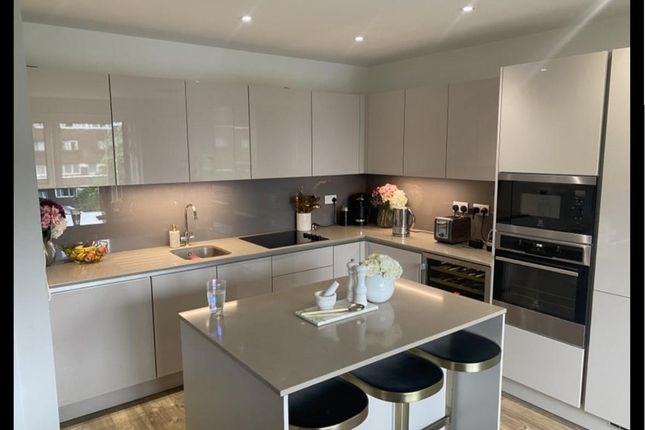3 bed block of flats