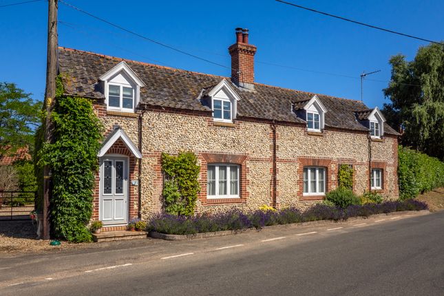 Fakenham Road, King's Lynn PE32 4 bed cottage for sale