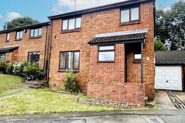 Polegate, Luton 3 bed detached house for sale
