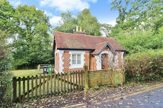 1 bedroom detached bungalow for sale