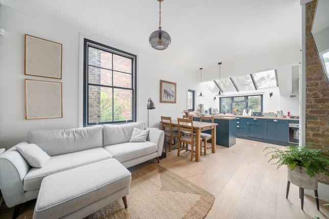 Beaumont Road, London W4 3 bed flat for sale