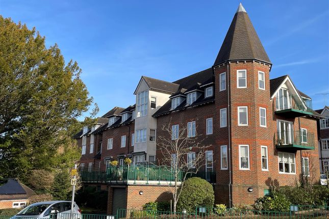 Lime Tree Walk, Sevenoaks TN13 2 bed apartment for sale