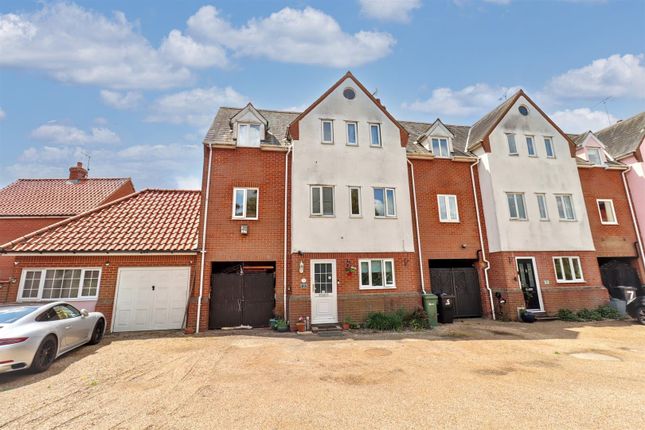 4 bed end terrace house